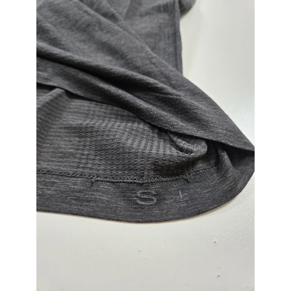 Lululemon Shirt Mens Small Gray Movement Is Medicine Athletic Training Tee